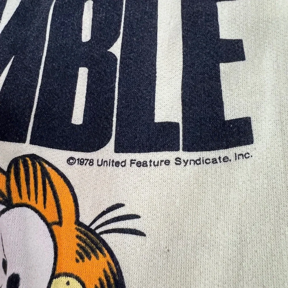 Vintage Garfield Sweatshirt M Yellow Hard To‎ Be Humble Comic Crewneck 70s
